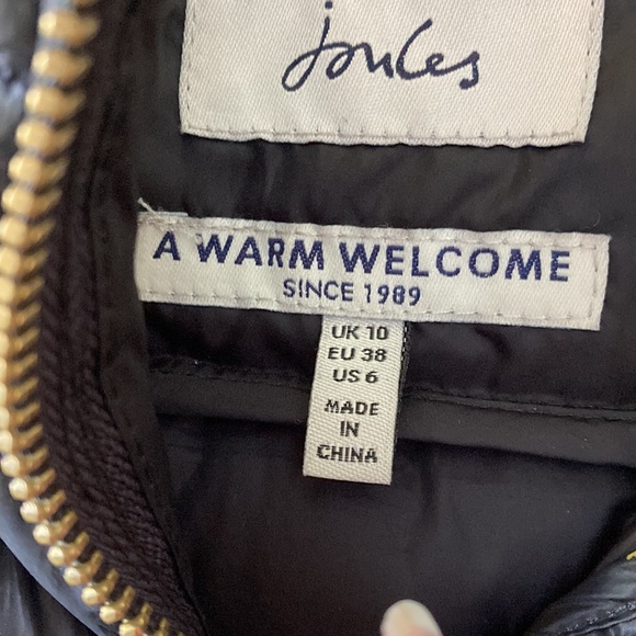 STUNNING LIKE NEW JOULES CHEVRON QUILTED SHORT PUFFER JACKET - Picture 2 of 4